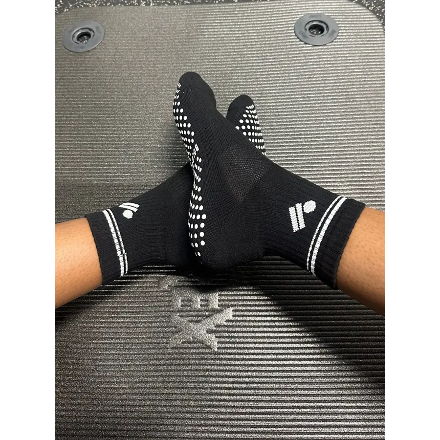 Pilates Grip Non-Slip Quarter Socks – Bold Dreamer Black & White - Black / One size - Accessories