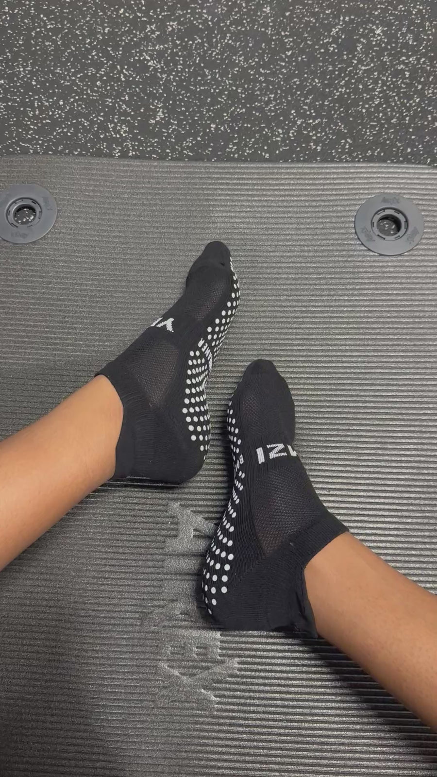 Pilates Grip Non-Slip Ankle Socks – Bold Dreamer, Black & White